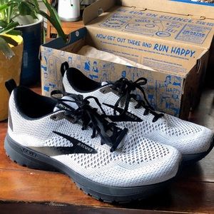 Women’s Brooks Revel 4 Running Shoes
